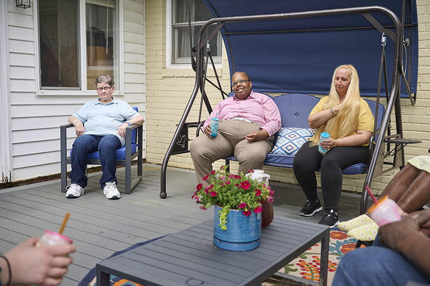 RRSI - Residents on Porch